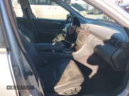 ✅ 2003 Mercedes-Benz C 240 • VIN: WDBRF61J13A480675 • Lot: 43861184. Wystawiony na IAAI z przebiegiem Nie podano. Bezpłatny archiwum sprzedaży aukcyjnych z USA i szczegółowy raport historii pojazdu na DreamBid. Zdjęcie 5.