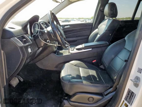 ✅ 2015 Mercedes-Benz M 350 • VIN: 4JGDA5JBXFA618002 • Lot: 84454465. Listed on Copart with 118,819 mi. Free auction sales archive from the USA and detailed vehicle history report at DreamBid. Image 7.