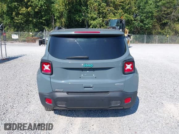 ✅ 2018 Jeep Renegade Altitude • VIN: ZACCJABB8JPH27333 • Lot: 32404201. Listed on IAAI with 62,952 mi. Free auction sales archive from the USA and detailed vehicle history report at DreamBid. Image 16.