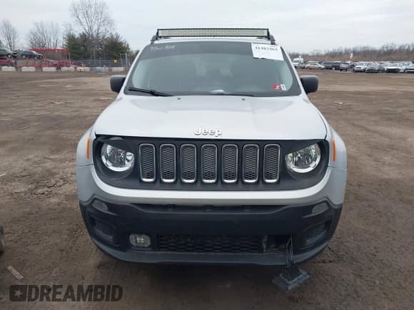 ✅ 2017 Jeep Renegade Sport • VIN: ZACCJAAH3HPF05721 • Lot: 41483463. Wystawiony na IAAI z przebiegiem 86 414 mil. Bezpłatny archiwum sprzedaży aukcyjnych z USA i szczegółowy raport historii pojazdu na DreamBid. Zdjęcie 12.