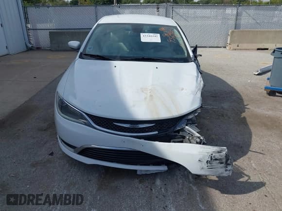 ✅ 2015 Chrysler 200 Limited • VIN: 1C3CCCAB2FN738744 • Lot: 43341242. Wystawiony na IAAI z przebiegiem 75 210 mil. Bezpłatny archiwum sprzedaży aukcyjnych z USA i szczegółowy raport historii pojazdu na DreamBid. Zdjęcie 12.