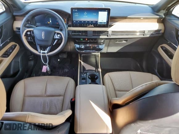 ✅ 2023 Lincoln Corsair Reserve • VIN: 5LMCJ2CA0PUL19792 • Lot: 82206395. Wystawiony na Copart z przebiegiem 14 292 mil. Bezpłatny archiwum sprzedaży aukcyjnych z USA i szczegółowy raport historii pojazdu na DreamBid. Zdjęcie 8.