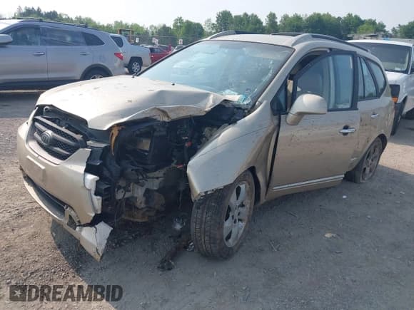 ✅ 2007 Kia Rondo EX • VIN: KNAFG526077089393 • Lot: 42401663. Listed on IAAI with 102,990 mi. Free auction sales archive from the USA and detailed vehicle history report at DreamBid. Image 17.