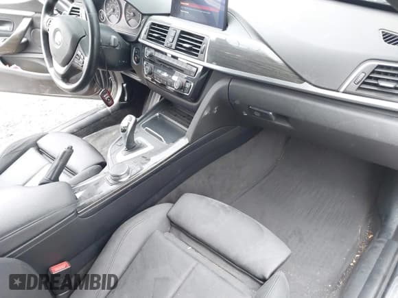 ✅ 2018 BMW 4 Series 430i xDrive • VIN: WBA4J3C51JBG95442 • Lot: 42595947. Listed on IAAI with 76,358 mi. Free auction sales archive from the USA and detailed vehicle history report at DreamBid. Image 5.