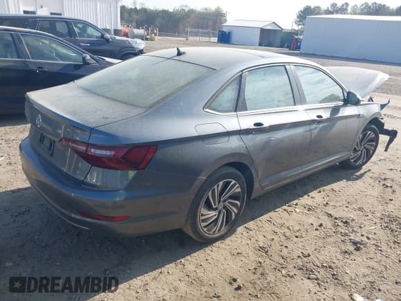 ✅ 2020 Volkswagen Jetta SEL • VIN: 3VWE57BU2LM085177 • Lot: 41880036. Listed on IAAI with 80,059 mi. Free auction sales archive from the USA and detailed vehicle history report at DreamBid. Image 4.