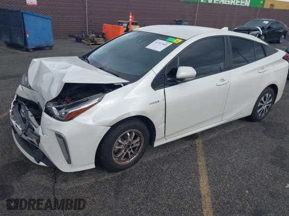 ✅ 2020 Toyota Prius LE • VIN: JTDL9RFUXL3018770 • Lot: 43757305. Wystawiony na IAAI z przebiegiem 112 795 mil. Bezpłatny archiwum sprzedaży aukcyjnych z USA i szczegółowy raport historii pojazdu na DreamBid. Zdjęcie 2.