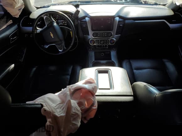 ✅ 2015 Chevrolet Suburban LT • VIN: 1GNSKJKC6FR618466 • Lot: 78692574. Wystawiony na Copart z przebiegiem 151 200 mil. Bezpłatny archiwum sprzedaży aukcyjnych z USA i szczegółowy raport historii pojazdu na DreamBid. Zdjęcie 8.