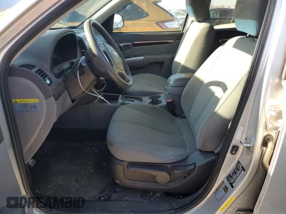 ✅ 2011 Hyundai Santa Fe GLS • VIN: 5XYZGDAG9BG019617 • Lot: 82813104. Listed on Copart with 183,683 mi. Free auction sales archive from the USA and detailed vehicle history report at DreamBid. Image 7.