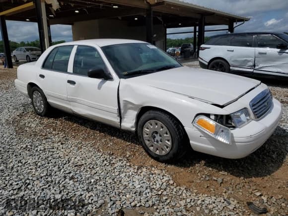✅ 2004 Ford Crown Victoria Standard • VIN: 2FAFP73W14X162733 • Lot: 56578055. Wystawiony na Copart z przebiegiem 87 181 mil. Bezpłatny archiwum sprzedaży aukcyjnych z USA i szczegółowy raport historii pojazdu na DreamBid. Zdjęcie 4.