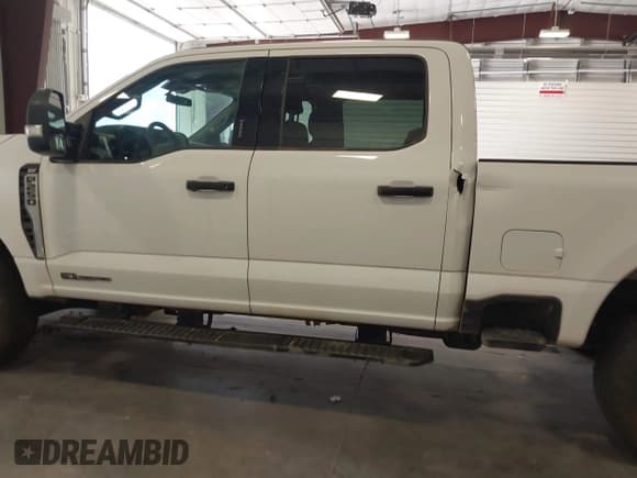 ✅ 2024 Ford F-250 XL • VIN: 1FT7W2BTXRED57136 • Lot: 43162846. Wystawiony na IAAI z przebiegiem 44 979 mil. Bezpłatny archiwum sprzedaży aukcyjnych z USA i szczegółowy raport historii pojazdu na DreamBid. Zdjęcie 14.