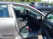 ✅ 2022 Kia Forte LXS • VIN: 3KPF24AD4NE488395 • Lot: 43145422. Wystawiony na IAAI z przebiegiem 46 507 mil. Bezpłatny archiwum sprzedaży aukcyjnych z USA i szczegółowy raport historii pojazdu na DreamBid. Zdjęcie 5.