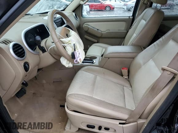 ✅ 2007 Mercury Mountaineer Premier • VIN: 4M2EU48E07UJ23392 • Lot: 85943174. Wystawiony na Copart z przebiegiem 66 186 mil. Bezpłatny archiwum sprzedaży aukcyjnych z USA i szczegółowy raport historii pojazdu na DreamBid. Zdjęcie 7.