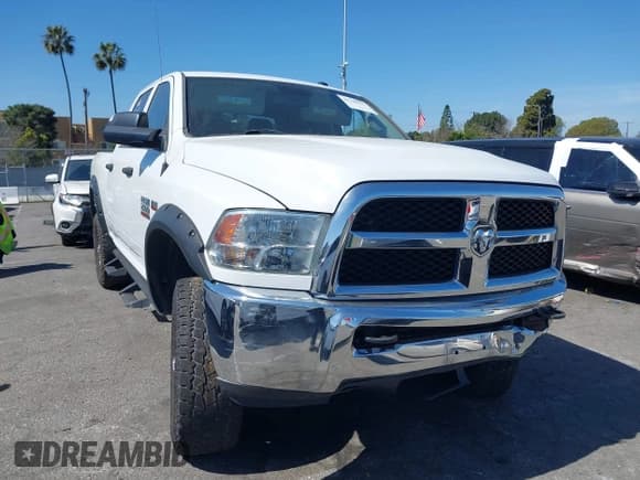 ✅ 2015 Ram 2500 Tradesman • VIN: 3C6UR5CJ8FG529510 • Lot: 41708937. Wystawiony na IAAI z przebiegiem 111 404 mil. Bezpłatny archiwum sprzedaży aukcyjnych z USA i szczegółowy raport historii pojazdu na DreamBid. Zdjęcie 1.