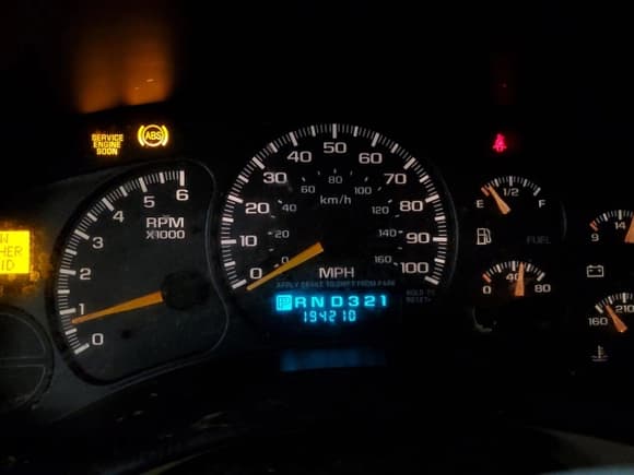 ✅ 2001 Chevrolet Tahoe LT • VIN: 1GNEK13T61J101087 • Lot: 80181385. Wystawiony na Copart z przebiegiem 194 210 mil. Bezpłatny archiwum sprzedaży aukcyjnych z USA i szczegółowy raport historii pojazdu na DreamBid. Zdjęcie 9.