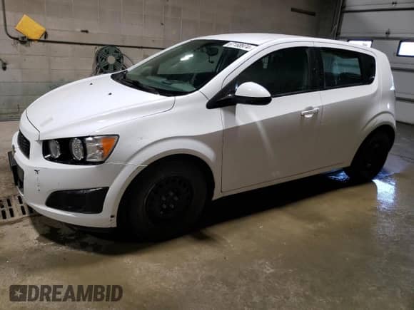 ✅ 2016 Chevrolet Sonic LS • VIN: 1G1JA6SH2G4175398 • Лот: 67188974. Размещён на Copart с пробегом 127 960 миль миль. Получите бесплатный доступ к архиву аукционных продаж из США и посмотрите подробный отчёт об истории автомобиля на DreamBid. Изображение 1.