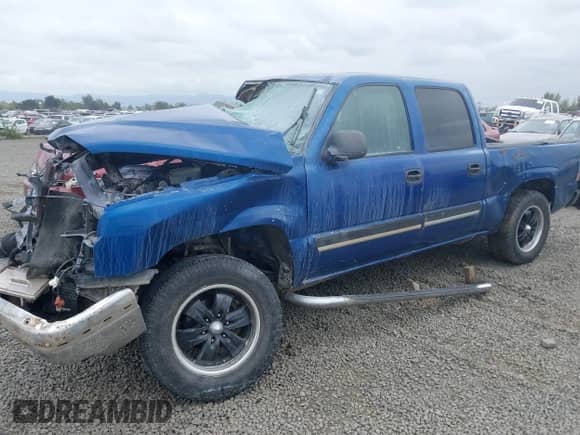 2004 Chevrolet Silverado 1500 Z71 with VIN 2GCEK13T141319493, listed as a IAAI auction lot 43398096 with Not provided miles and . Bid and sale history available at DreamBid. Image 17.