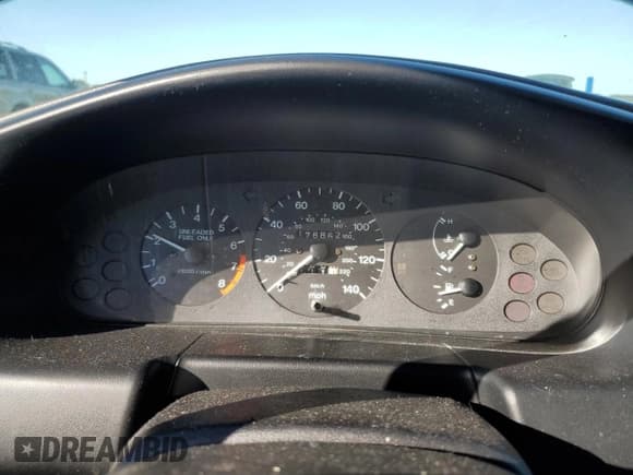 ✅ 1996 Mazda Protege DX • VIN: JM1BB1417T0332534 • Lot: 87264895. Wystawiony na Copart z przebiegiem 178 862 mil. Bezpłatny archiwum sprzedaży aukcyjnych z USA i szczegółowy raport historii pojazdu na DreamBid. Zdjęcie 9.