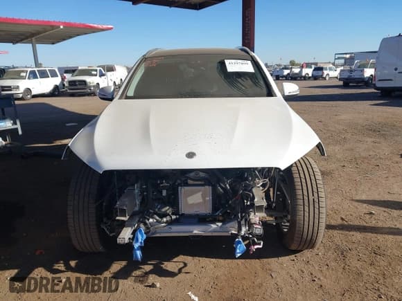 ✅ 2022 Mercedes-Benz GLC 300 • VIN: W1N0G8DB1NV391507 • Lot: 41297899. Listed on IAAI with 24,101 mi. Free auction sales archive from the USA and detailed vehicle history report at DreamBid. Image 13.