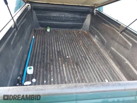 ✅ 1995 GMC Sierra 1500 • VIN: 2GTEC19K3S1521292 • Лот: 43240150. Размещён на IAAI с пробегом 251 392 миль миль. Получите бесплатный доступ к архиву аукционных продаж из США и посмотрите подробный отчёт об истории автомобиля на DreamBid. Изображение 14.