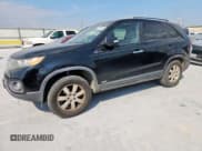 ✅ 2012 Kia Sorento LX • VIN: 5XYKTCA65CG195144 • Лот: 80745045. Опубликован ранее на Copart с пробегом 166 412 миль. Бесплатный доступ к архиву аукционных продаж из США и подробный отчёт об истории автомобиля на DreamBid. Изображение 1.