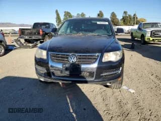 ✅ 2008 Volkswagen Touareg V6 • VIN: WVGBE77L68D065681 • Lot: 73222444. Wystawiony na Copart z przebiegiem 196 161 mil. Bezpłatny archiwum sprzedaży aukcyjnych z USA i szczegółowy raport historii pojazdu na DreamBid. Zdjęcie 5.