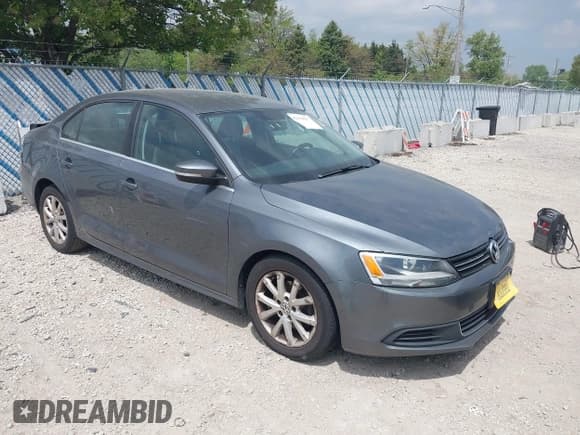 ✅ 2013 Volkswagen Jetta SE • VIN: 3VWDX7AJXDM255977 • Lot: 42194447. Listed on IAAI with 120,921 mi. Free auction sales archive from the USA and detailed vehicle history report at DreamBid. Image 1.