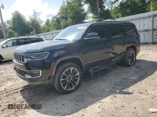 ✅ 2022 Jeep Wagoneer Series II • VIN: 1C4SJUBT2NS130555 • Лот: 61536535. Опубликован ранее на Copart с пробегом 77 281 миль. Бесплатный доступ к архиву аукционных продаж из США и подробный отчёт об истории автомобиля на DreamBid. Изображение 1.
