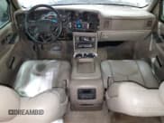 ✅ 2004 Chevrolet Suburban LS • VIN: 1GNFK16Z94J105949 • Лот: 45731425. Опубликован ранее на Copart с пробегом 196 982 миль. Бесплатный доступ к архиву аукционных продаж из США и подробный отчёт об истории автомобиля на DreamBid. Изображение 8.