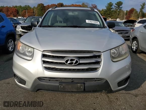 ✅ 2012 Hyundai Santa Fe GLS • VIN: 5XYZG3AB3CG111645 • Lot: 77617224. Listed on Copart with 174,556 mi. Free auction sales archive from the USA and detailed vehicle history report at DreamBid. Image 5.