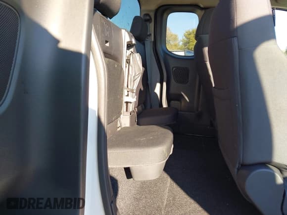 ✅ 2024 Nissan Frontier S • VIN: 1N6ED1CL5RN674809 • Lot: 43588196. Listed on IAAI with 2,204 mi. Free auction sales archive from the USA and detailed vehicle history report at DreamBid. Image 8.