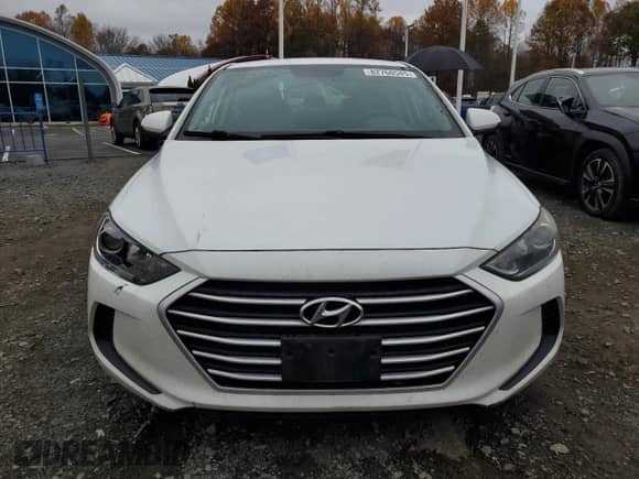 2018 Hyundai Elantra SE z VIN 5NPD74LF8JH380990, wystawiony jako Copart lot #82760545 z przebiegiem 137 107 mil mil oraz Szkoda całkowita • Salvage title. Historia ofert i sprzedaży dostępna na DreamBid. Obrazek 5.