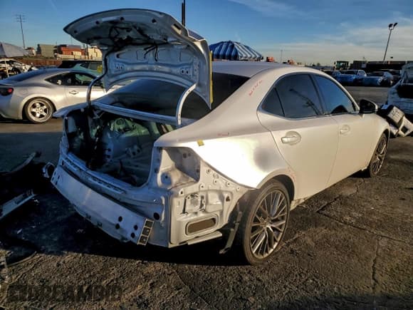 ✅ 2018 Lexus IS 300 F Sport • VIN: JTHBA1D21J5077826 • Lot: 94570695. Listed on Copart with 85,673 mi. Free auction sales archive from the USA and detailed vehicle history report at DreamBid. Image 3.