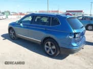 ✅ 2020 Volkswagen Tiguan SE • VIN: 3VV2B7AX0LM125607 • Lot: 43506953. Listed on IAAI with 80,746 mi. Free auction sales archive from the USA and detailed vehicle history report at DreamBid. Image 3.