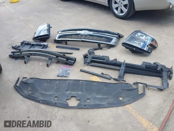 ✅ 2018 Chevrolet Tahoe LT • VIN: 1GNSCBKC3JR163152 • Lot: 43130427. Listed on IAAI with 122,947 mi. Free auction sales archive from the USA and detailed vehicle history report at DreamBid. Image 12.