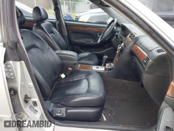 ✅ 2004 Hyundai XG • VIN: KMHFU45E34A272869 • Лот: 43698280. Опубликован ранее на IAAI с пробегом 175 963 миль. Бесплатный доступ к архиву аукционных продаж из США и подробный отчёт об истории автомобиля на DreamBid. Изображение 5.