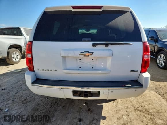 ✅ 2009 Chevrolet Suburban LTZ • VIN: 1GNFK36339R293786 • Lot: 92872055. Wystawiony na Copart z przebiegiem 212 006 mil. Bezpłatny archiwum sprzedaży aukcyjnych z USA i szczegółowy raport historii pojazdu na DreamBid. Zdjęcie 6.