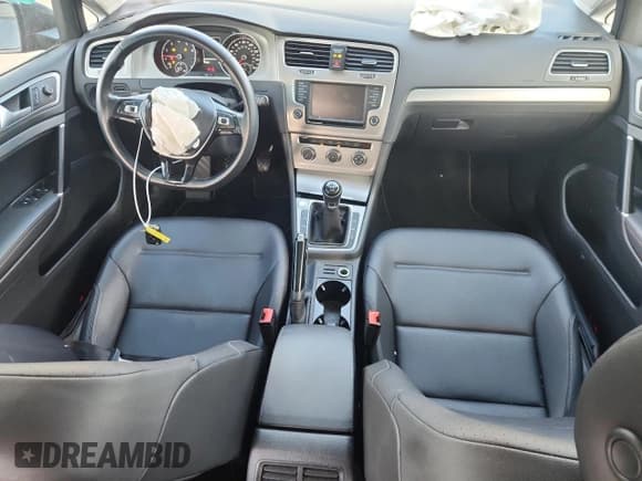 ✅ 2017 Volkswagen Golf S • VIN: 3VW117AU2HM070441 • Lot: 70125225. Wystawiony na Copart z przebiegiem 75 593 mil. Bezpłatny archiwum sprzedaży aukcyjnych z USA i szczegółowy raport historii pojazdu na DreamBid. Zdjęcie 8.