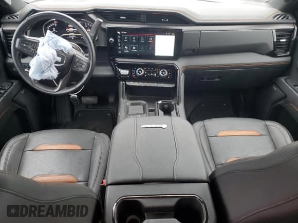 ✅ 2024 GMC Sierra 2500HD AT4 • VIN: 1GT49PEY7RF158019 • Lot: 77888794. Wystawiony na Copart z przebiegiem 27 293 mil. Bezpłatny archiwum sprzedaży aukcyjnych z USA i szczegółowy raport historii pojazdu na DreamBid. Zdjęcie 8.