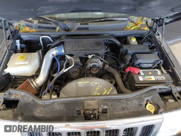 ✅ 2008 Jeep Commander Sport • VIN: 1J8HG48K88C180262 • Lot: 72258764. Wystawiony na Copart z przebiegiem 177 313 mil. Bezpłatny archiwum sprzedaży aukcyjnych z USA i szczegółowy raport historii pojazdu na DreamBid. Zdjęcie 14.