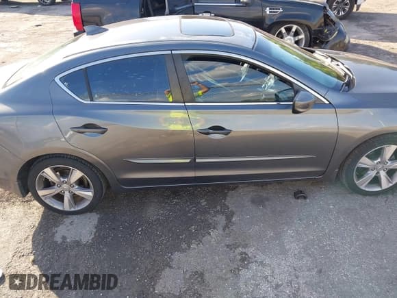 ✅ 2013 Acura ILX Premium • VIN: 19VDE1F56DE005981 • Lot: 43914026. Listed on IAAI with 123,406 mi. Free auction sales archive from the USA and detailed vehicle history report at DreamBid. Image 13.