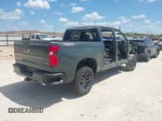 ✅ 2025 Chevrolet Silverado 1500 LT Trail Boss • VIN: 3GCUKFE87SG162686 • Lot: 43103112. Wystawiony na IAAI z przebiegiem 4 269 mil. Bezpłatny archiwum sprzedaży aukcyjnych z USA i szczegółowy raport historii pojazdu na DreamBid. Zdjęcie 4.