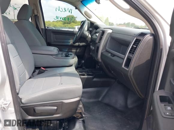 ✅ 2018 Ram 2500 Tradesman • VIN: 3C6UR5HL0JG359744 • Лот: 42454484. Опубликован ранее на IAAI с пробегом 69 038 миль. Бесплатный доступ к архиву аукционных продаж из США и подробный отчёт об истории автомобиля на DreamBid. Изображение 5.