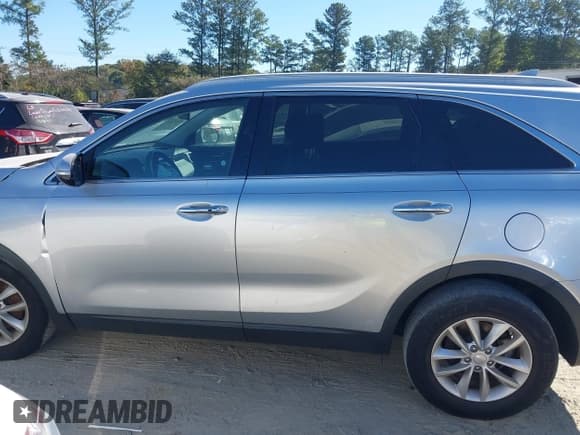 ✅ 2017 Kia Sorento LX • VIN: 5XYPG4A39HG272840 • Лот: 43432407. Опубликован ранее на IAAI с пробегом 93 384 миль. Бесплатный доступ к архиву аукционных продаж из США и подробный отчёт об истории автомобиля на DreamBid. Изображение 15.