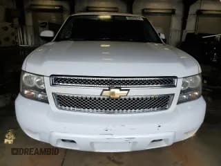✅ 2010 Chevrolet Suburban LT • VIN: 1GNUKJE32AR116759 • Lot: 60945514. Wystawiony na Copart z przebiegiem 175 781 mil. Bezpłatny archiwum sprzedaży aukcyjnych z USA i szczegółowy raport historii pojazdu na DreamBid. Zdjęcie 5.
