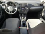 ✅ 2017 Volkswagen Jetta S • VIN: 3VW2B7AJ8HM403877 • Лот: 66869115. Опубликован ранее на Copart с пробегом 82 224 миль. Бесплатный доступ к архиву аукционных продаж из США и подробный отчёт об истории автомобиля на DreamBid. Изображение 8.