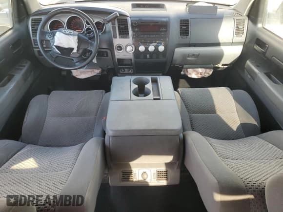 ✅ 2012 Toyota Tundra • VIN: 5TFDY5F10CX218930 • Lot: 70060405. Wystawiony na Copart z przebiegiem 250 953 mil. Bezpłatny archiwum sprzedaży aukcyjnych z USA i szczegółowy raport historii pojazdu na DreamBid. Zdjęcie 8.