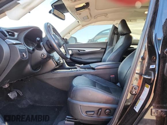 ✅ 2019 Infiniti QX50 Essential • VIN: 3PCAJ5M35KF110095 • Lot: 86310925. Wystawiony na Copart z przebiegiem 91 921 mil. Bezpłatny archiwum sprzedaży aukcyjnych z USA i szczegółowy raport historii pojazdu na DreamBid. Zdjęcie 7.