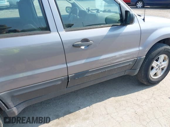✅ 2007 Ford Escape XLS • VIN: 1FMYU02Z97KA03881 • Лот: 42481965. Опубликован ранее на IAAI с пробегом 124 703 миль. Бесплатный доступ к архиву аукционных продаж из США и подробный отчёт об истории автомобиля на DreamBid. Изображение 6.