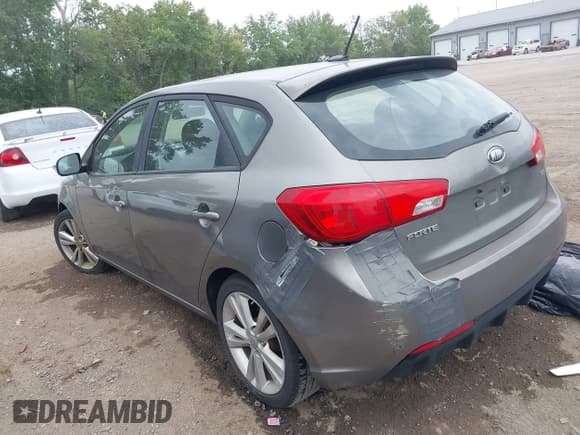 ✅ 2011 Kia Forte SX • VIN: KNAFW5A35B5384682 • Lot: 42963685. Wystawiony na IAAI z przebiegiem 197 696 mil. Bezpłatny archiwum sprzedaży aukcyjnych z USA i szczegółowy raport historii pojazdu na DreamBid. Zdjęcie 3.
