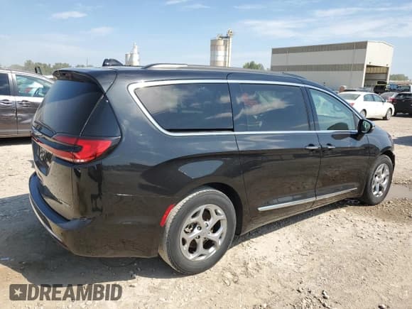 ✅ 2023 Chrysler Pacifica Limited • VIN: 2C4RC1GG3PR516814 • Lot: 80199225. Listed on Copart with 93,383 mi. Free auction sales archive from the USA and detailed vehicle history report at DreamBid. Image 3.